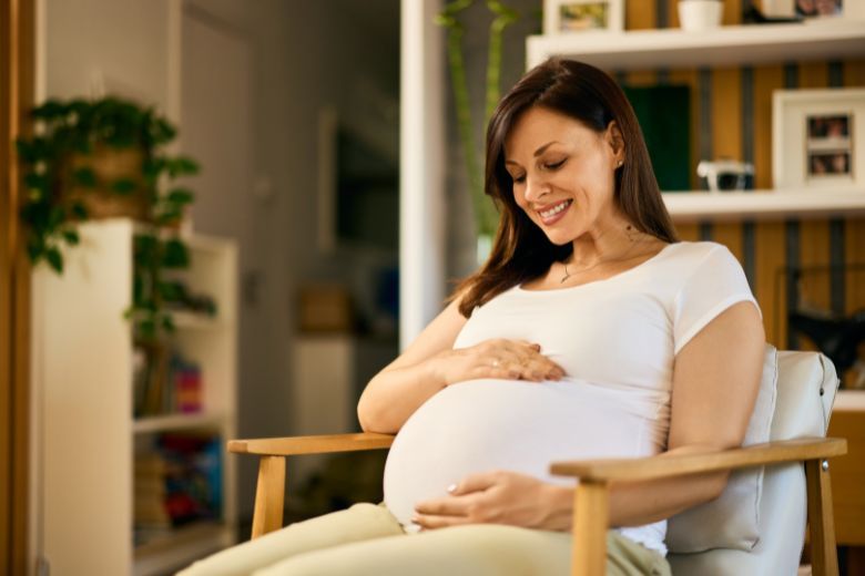 Vacina VSR para gestantes: saiba mais sobre Abrysvo®